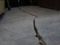 Giải pháp khắc phục nền nhà xưởng bị xuống cấp